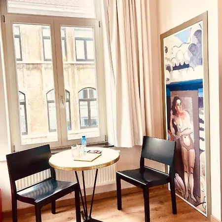 Belle De Nuit Проживание в семье