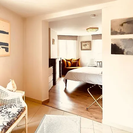 Belle De Nuit Проживание в семье