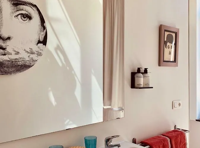 Belle De Nuit Homestay *